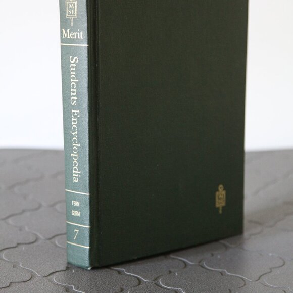 Merit Student Encyclopaedia Vol 7 - Picture 2 of 6